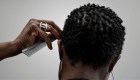 California quiere prohibir la discriminación por las características del cabello