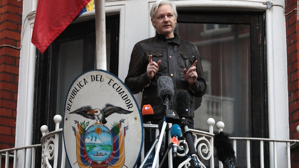 Exclusivo: El comando central de Julian Assange para el caos