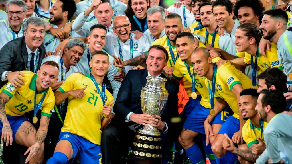 Bolsonaro celebra el triunfo de Brasil en la Copa América 2019