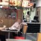 Mujeres regañan a gerente de Burger King por hablar español
