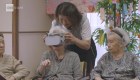 Ancianos japoneses recorren el mundo con realidad virtual