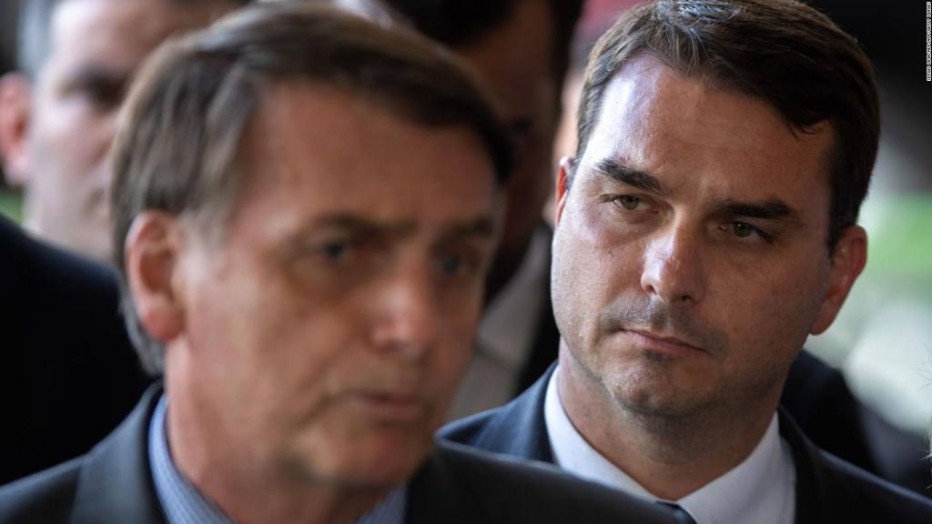 ¿Por qué investigan al hijo de Bolsonaro por corrupción?