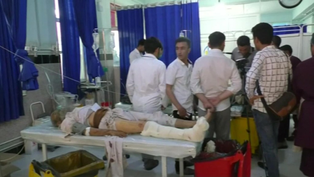 Mueren al menos 34 personas tras explosión en Afganistán