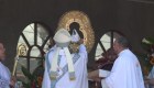 Miles de fieles rinden tributo a la Virgen de los Ángeles