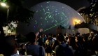 Protestan con láseres en Hong Kong por detención de líder estudiantil