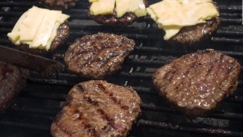 Universidad prohíbe la carne de res para combatir el cambio climático