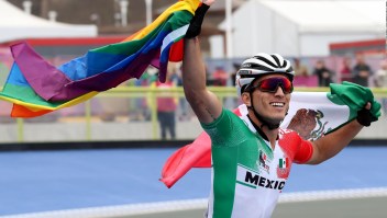 Patinador mexicano busca darles voz a los homosexuales en el deporte