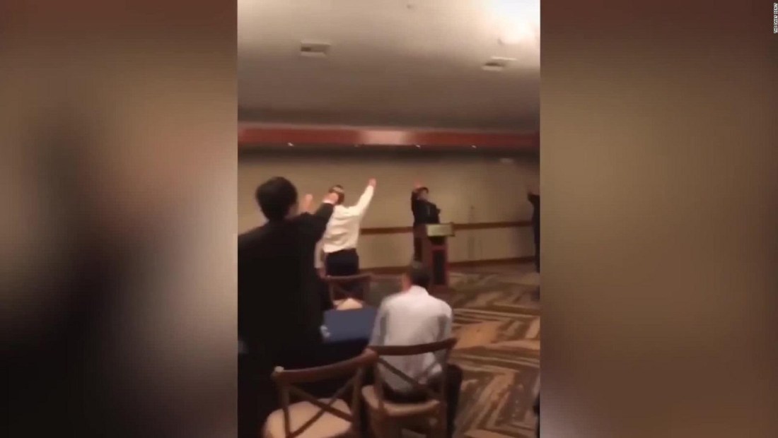 Video muestra a estudiantes haciendo un saludo nazi