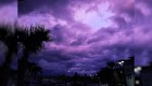 El cielo se tornó púrpura después del paso de Dorian