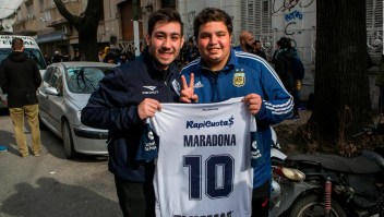 Locura tras el regreso de Maradona a Argentina