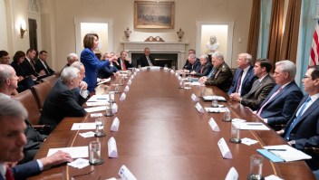 La foto de una tensa reunión entre Pelosi y Trump