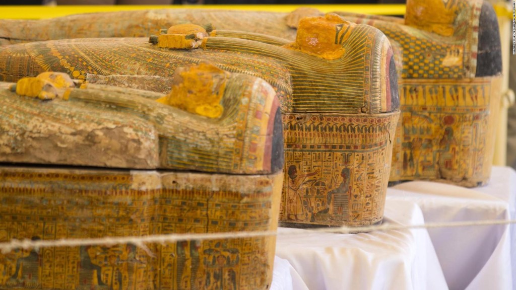 Descubren 30 sarcófagos egipcios en Luxor