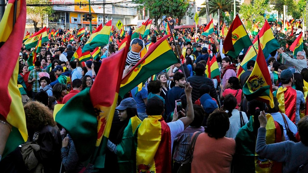 Oposición en Bolivia llaman a intensificar paros