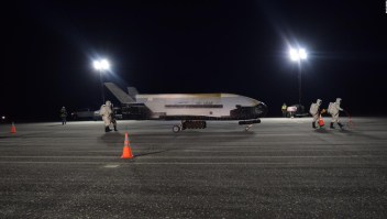 Avión espacial secreto de EE.UU. aterriza en Florida