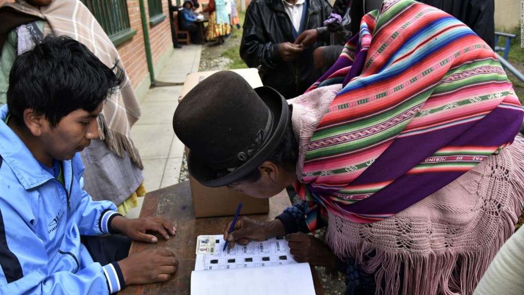 Presentan demanda penal tras las elecciones en Bolivia
