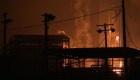3 heridos por explosiones en planta química de Texas