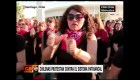 Mujeres usan la música y el baile para protestar