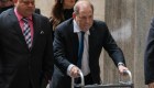 Jueza impone US$5 millones de fianza a Harvey Weinstein