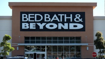 Acciones de Bed Bath and Beyond se desploman 20%