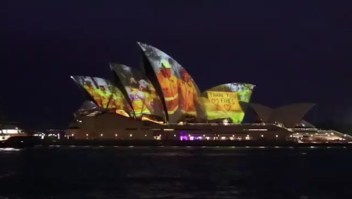 Ópera de Sydney homenajea a los bomberos australianos