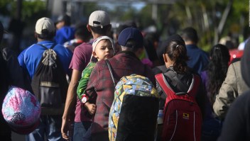 Caravana de migrantes intenta llegar a México