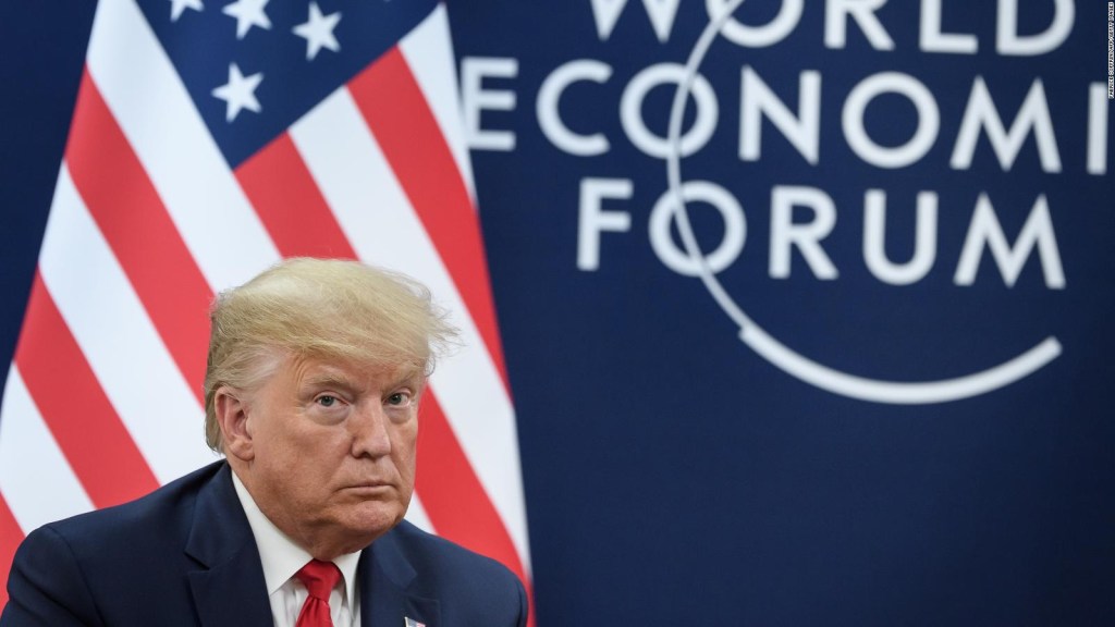 Trump estará en Davos cuando comience juicio en su contra