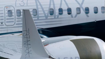 Boeing detiene producción de su avión 737 Max