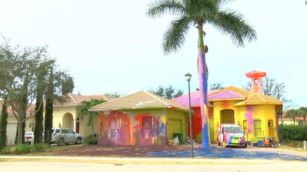 Vecinos demandarán a quien pintó esta casa