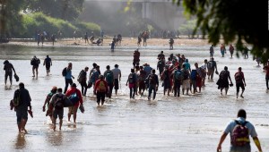 Nueva caravana de migrantes avanza en Guatemala