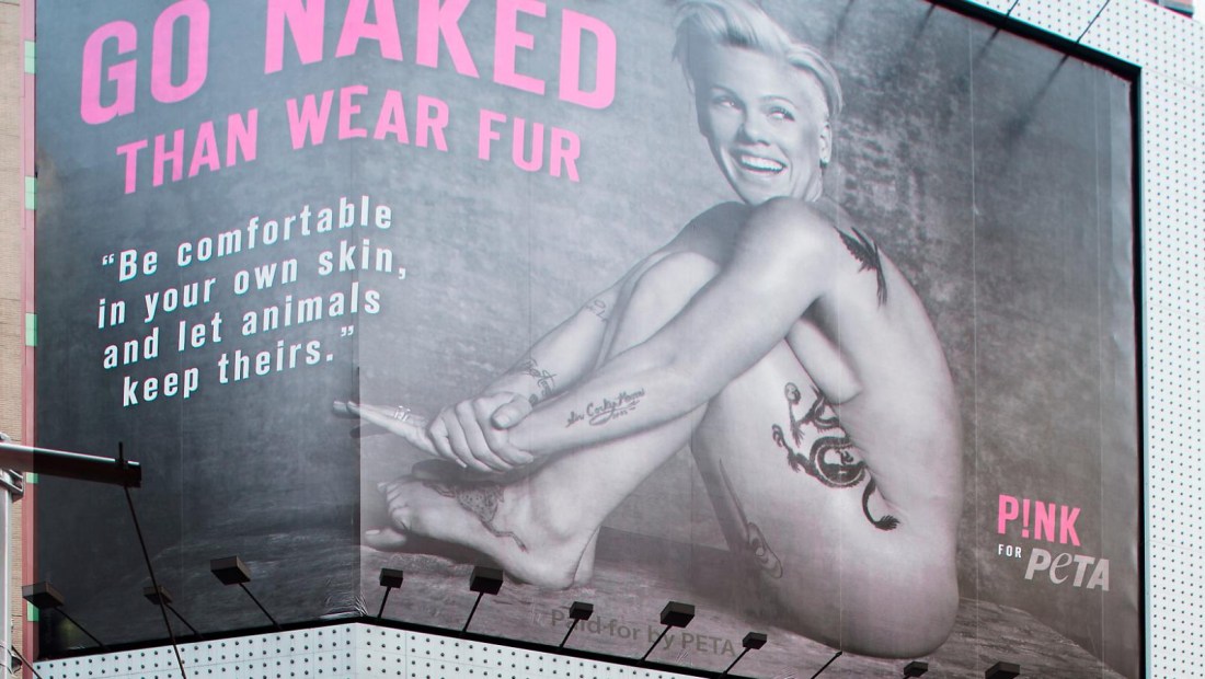 PETA pone fin a campaña "prefiero estar desnuda que usar pieles"