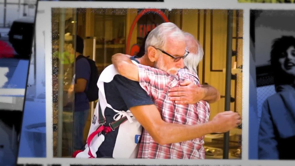 Este argentino ha repartido más de 4.000 abrazos gratis