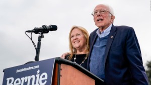 Cubano exiliado: Bernie Sanders busca votos socialistas