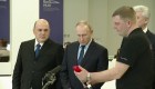 Putin visita centro de monitoreo del coronavirus