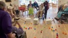 Hogar de ancianos recrea el juego de "Hippos" a tamaño real