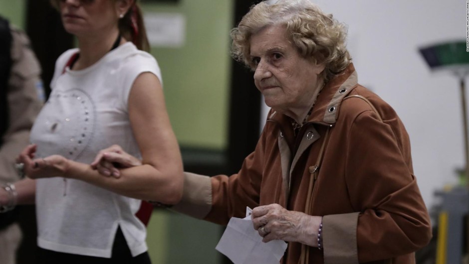 La ciudad de Buenos Aires refuerza aislamiento de adultos mayores