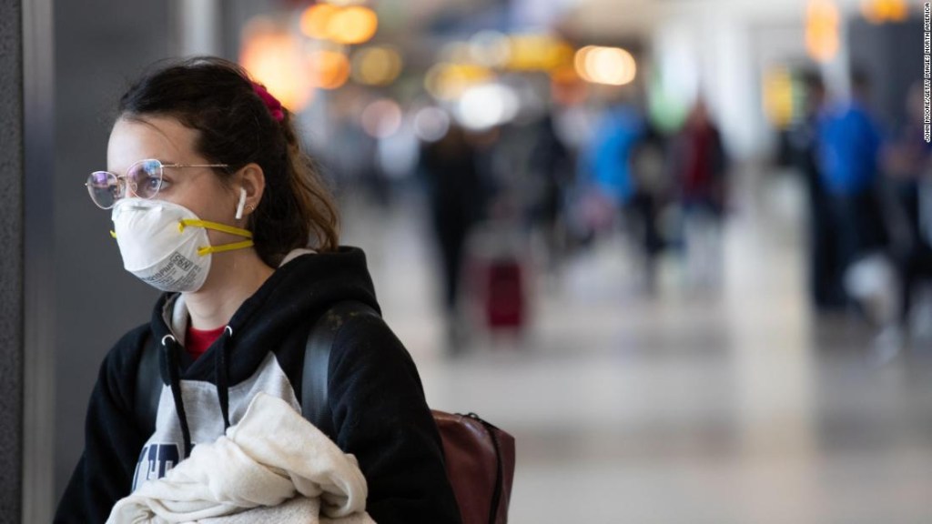 Máscaras en aviones: dónde están las cosas sobre protección personal y distanciamiento social