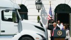 Trump dice que protesta de camioneros era a favor de él