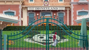 Las ganancias de Disney cayeron un 91% el trimestre pasado cuando sus parques cerraron sus puertas