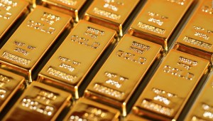 Precio del oro sube al nivel más alto en casi 8 años