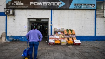 Comerciantes de Buenos Aires luchan para no perder su negocio