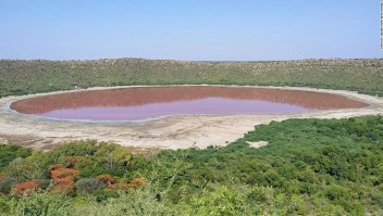 Un lago de 50.000 años de antigüedad en India se puso rosado y los expertos no saben exactamente por qué
