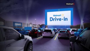 Walmart transformará estacionamientos en autocines