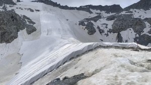 Italia: cubren un glaciar para evitar que se derrita