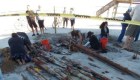 Erosión en playa a causa de Eta devela restos de naufragio en Florida
