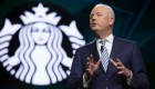 Accionistas de Starbucks rechazan bono para el CEO