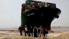 Egipto suspende tráfico en el canal de Suez por atasco