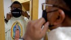 Ve cómo este sacerdote mexicano "predica" en TikTok