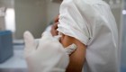 ¿Cómo atenuar los efectos secundarios de las vacunas?