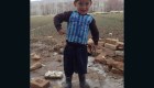 El niño "Messi" afgano pide ayuda para salir de Kabul