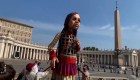 "Pequeña Amal", marioneta inspirada en una niña refugiada